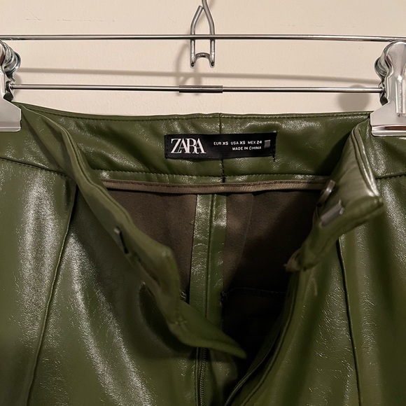 Zara: Green Leather Pants - Picture 3 of 6